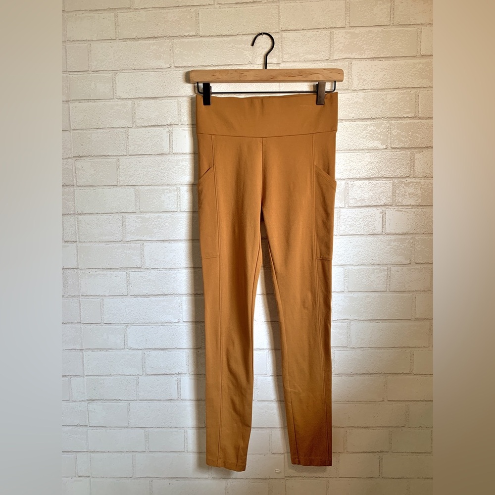 Lou & Grey Caramel Light Brown Workout Pocket Leggings